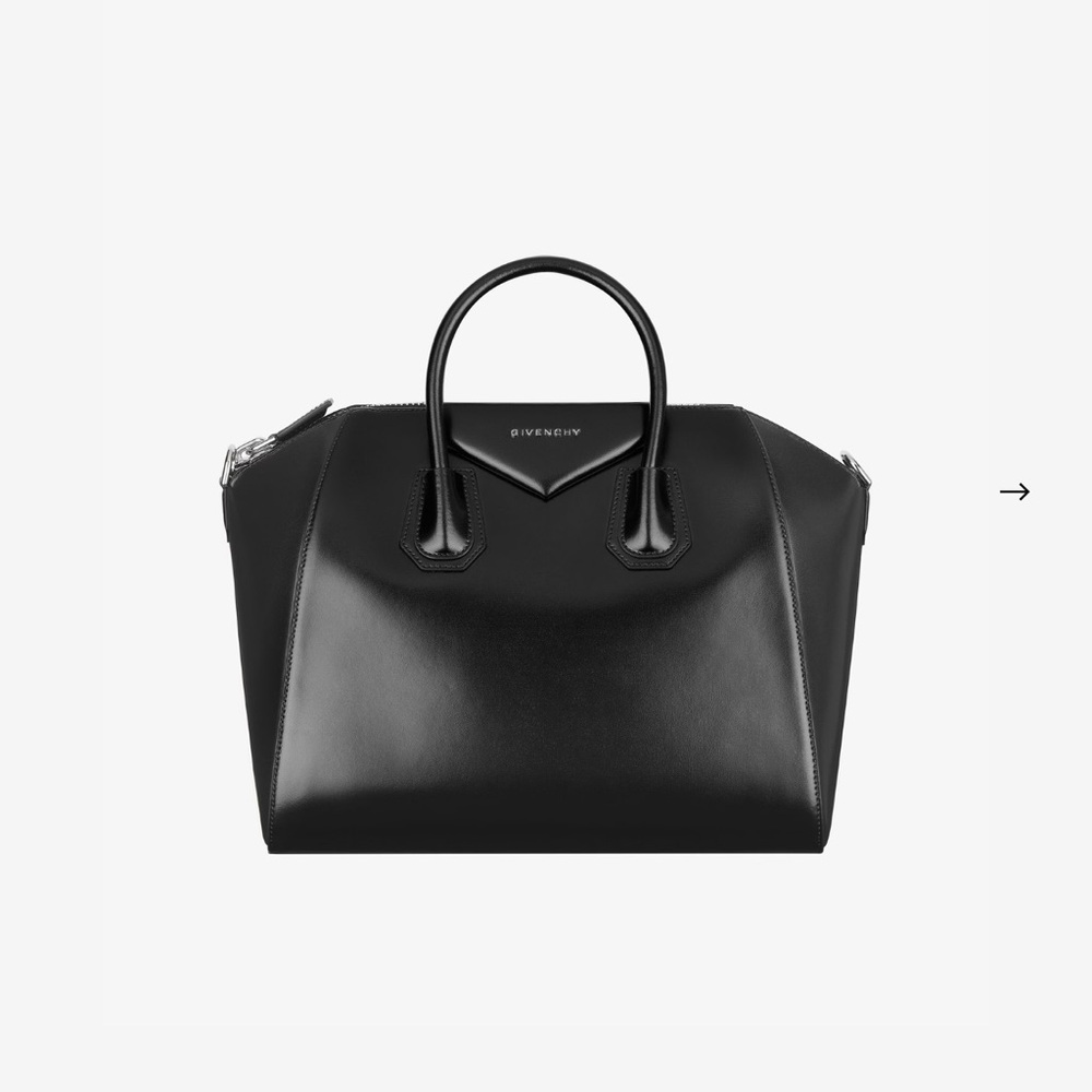 Givenchy Medium Antigona Bag in Box Leather, amazing condition!